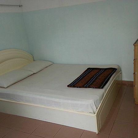 Et Budget Guest House Batu Ferringhi Eksteriør bilde